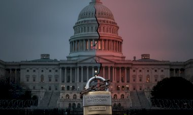 Analysis: U.S. Shutdown Becomes a High-Stakes Weapon in Political War